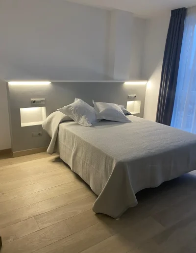 Cama doble de apartamento
